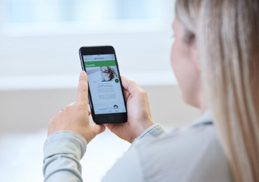 Mitarbeiterin HMS mit Webtool StayWell